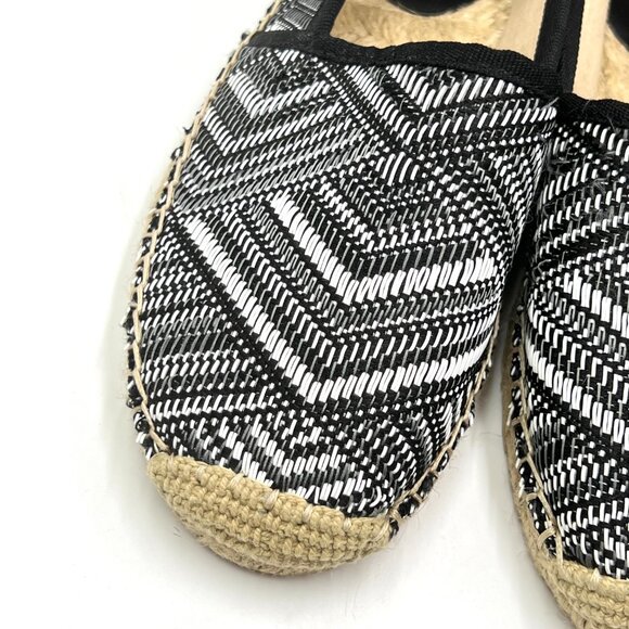 Sam Edelman Size 8 Lynn Black White Geometric Chevron Print Loafers Flats Shoes - Picture 3 of 12
